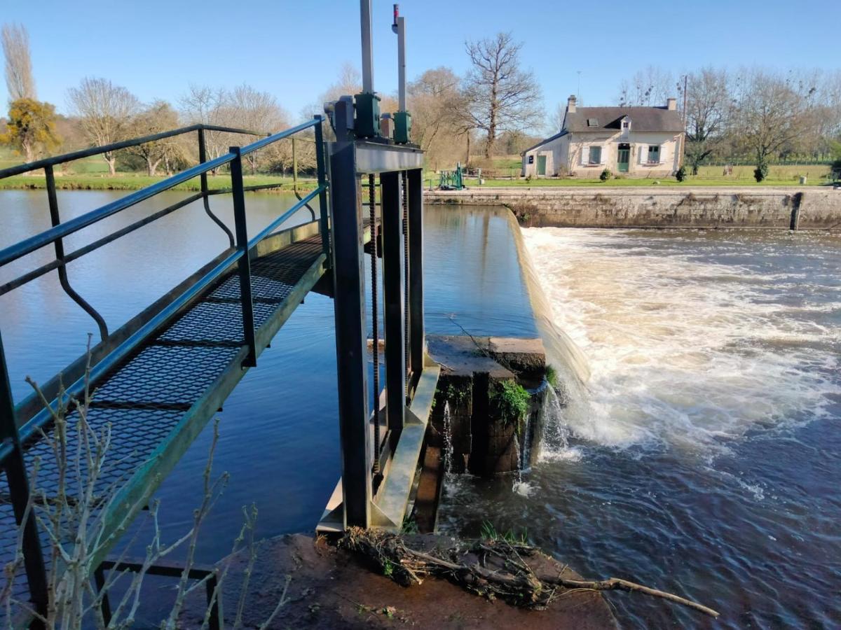 Hébergement canal Val D'Oust Buitenkant foto