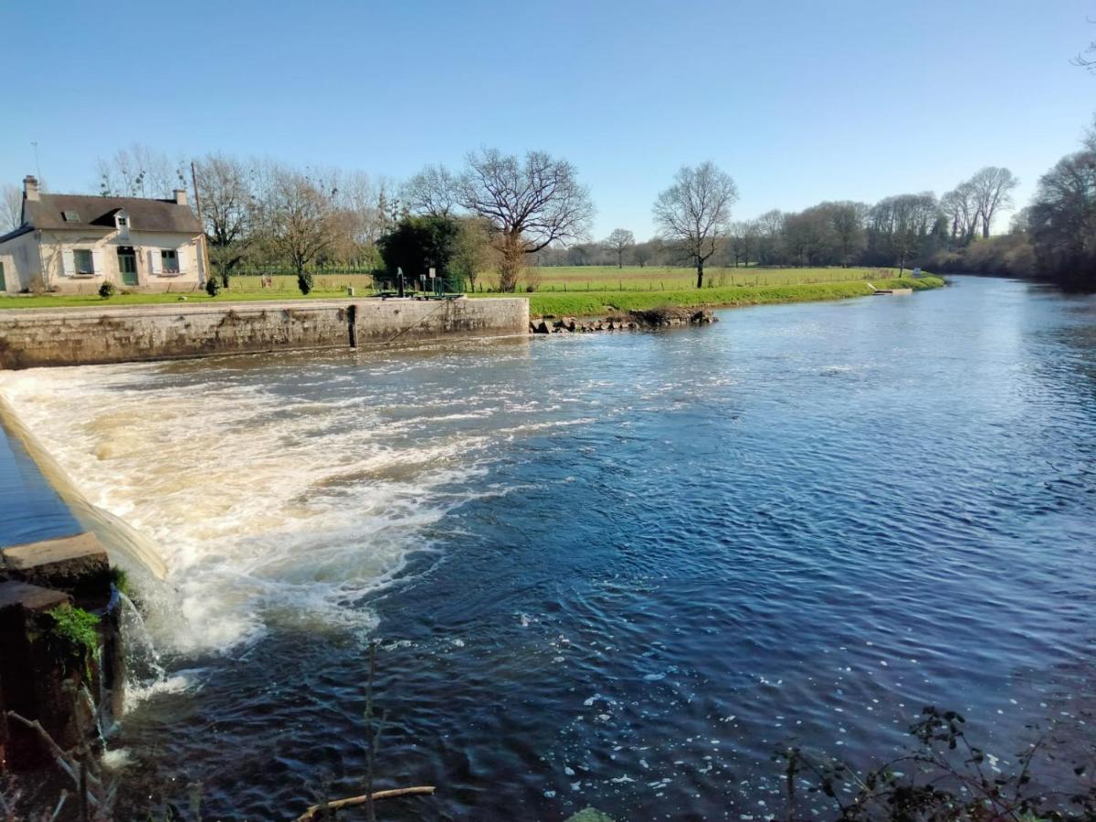 Hébergement canal Val D'Oust Buitenkant foto